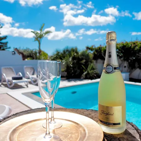 Beautiful 2 Bedrooms Heavenly Lotus Private Pool Close To Amenities Lanzarote فيلة بلايا بلانكا