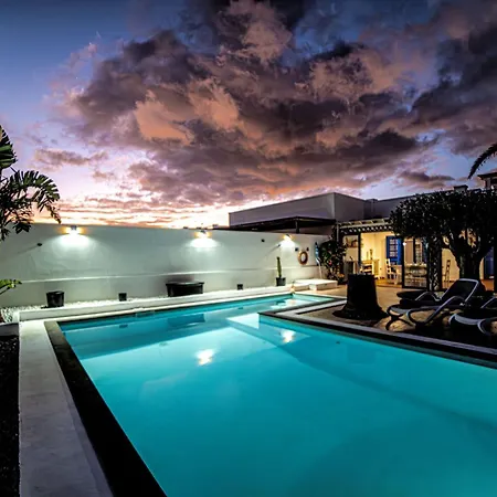 Beautiful 2 Bedrooms Heavenly Lotus Private Pool Close To Amenities Lanzarote فيلة