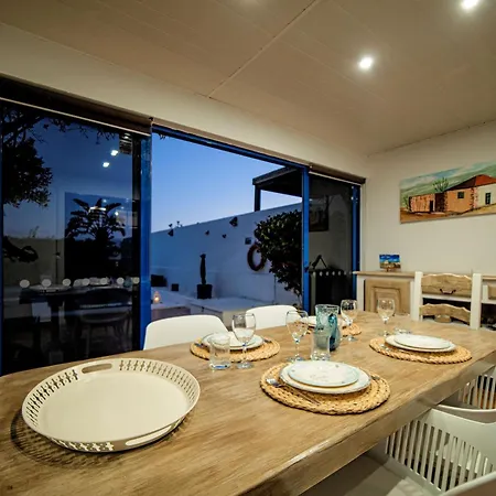 Beautiful Playa Blanca Villa 2 Bedrooms Villa Heavenly Lotus Private Pool Close To Amenities Lanzarote * Playa Blanca (Lanzarote)