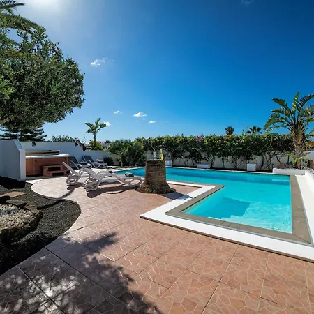 Beautiful Playa Blanca Villa 2 Bedrooms Villa Heavenly Lotus Private Pool Close To Amenities Lanzarote * Playa Blanca (Lanzarote)