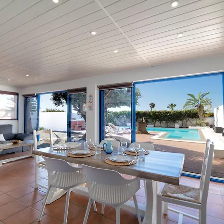 Beautiful Playa Blanca Villa 2 Bedrooms Villa Heavenly Lotus Private Pool Close To Amenities Lanzarote Villa Playa Blanca (Lanzarote)
