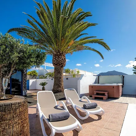 Villa Beautiful Playa Blanca Villa 2 Bedrooms Villa Heavenly Lotus Private Pool Close To Amenities Lanzarote
